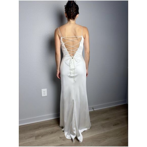 Rings By Justin Alexander Wedding Dress Style #55157 Lace-up Back Ivory Size 4 - Picture 3 of 6